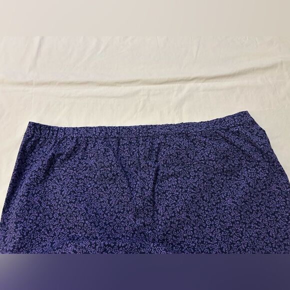 NWOT Isaac Mizrahi Live Purple Floral pant Size 28W petite (24 in inseam) - Picture 4 of 10
